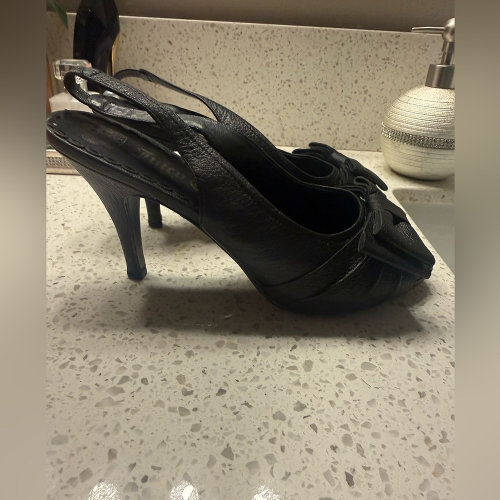 Juicy Couture Elegant Black Bow Heels